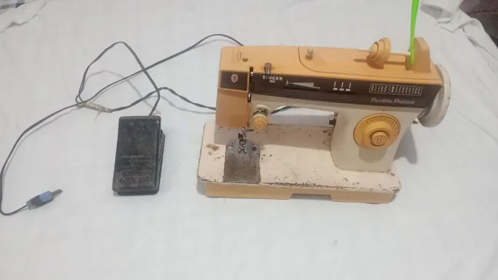 Maquina de costura Singer