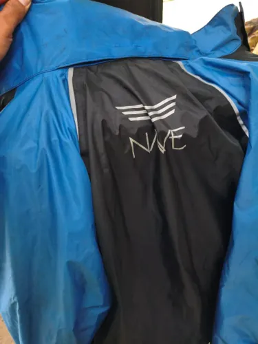 Capa de chuva Nave