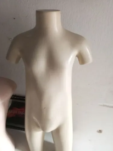 Vendo quatro manequim por 50reais
