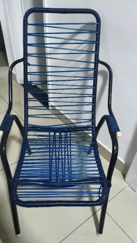 Cadeira de varanda azul e preta