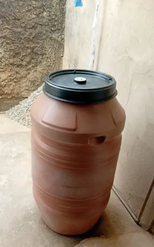 Bombona Reutilizada Higienizada De 240 Litros plástico .