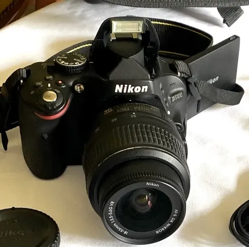 Câmera DSLR Nikon D5100 + Lente AF-S DX 18-55mm f/3.5-5.6G VR + Kit Completo