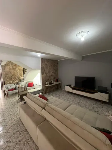 Casa - O Jardim Simus, em Sorocaba, é um bairro tradicional e bem estruturado, c