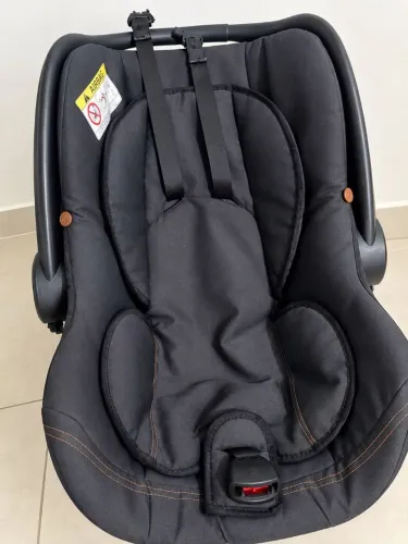 carrinho de bebe com bebê conforto da Galzerano