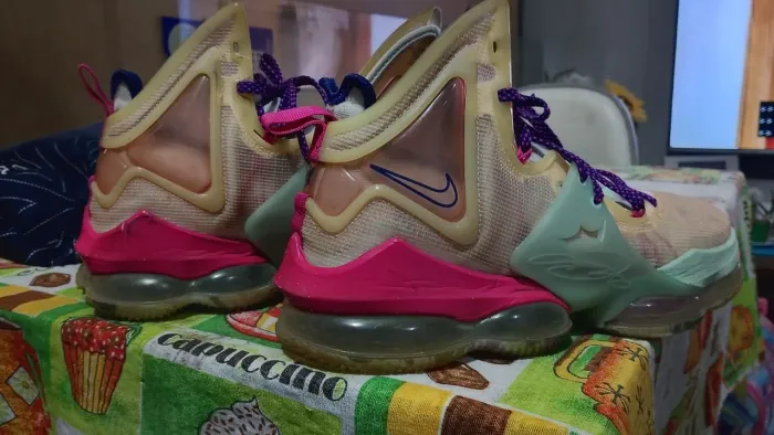 Tênis LeBron james feminino!!! 