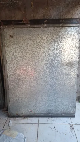 PLACAS GALVÃONIZADA.Preço Negociável (  1, 33m x 96cm)