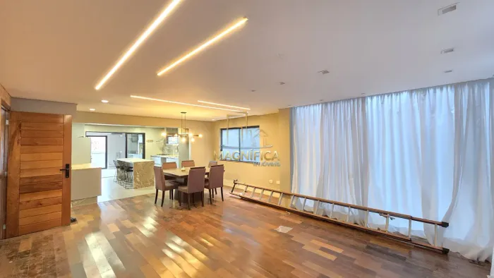 Casa de Alto Padrão à Venda no Condomínio Plaza Madrid Neoville