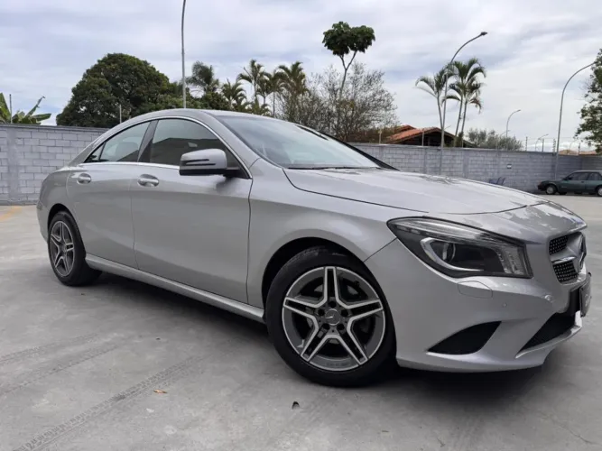 Mercedes-Benz CLA-200 Urban 1.6 TB 16v/flex Aut. 2015