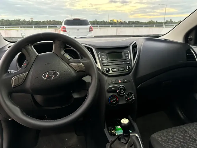Hyundai HB20 Unique 1.0 Flex 12V Mec. 2019