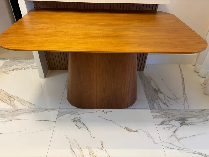 Mesa de jantar tok stok 4 a 6 lugares