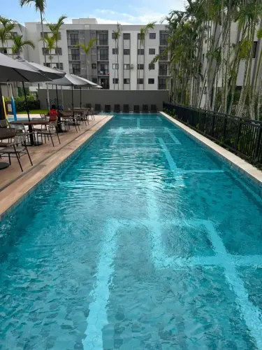 Excelente apto condomínio Living Park Orquídea, 2 qtos com armários planejados, lazer tota
