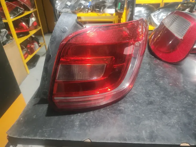 Lanterna direita Sandero original 2015 2016 2017 2018 2019