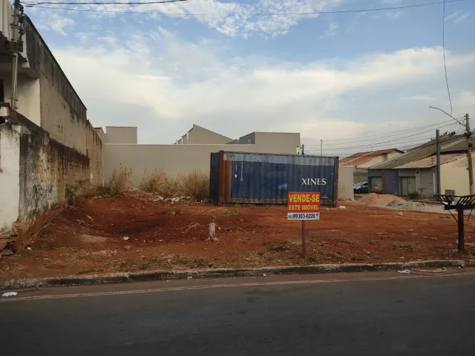VENDE-SE DOIS LOTES NO SETOR PARQUE TREMENDÃO- GOIÂNIA 
