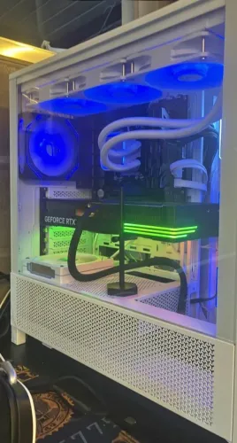 PC Gamer High-End 4K - RTX 5070 Ti 16GB + Ryzen 5 9600X + Monitor 4K