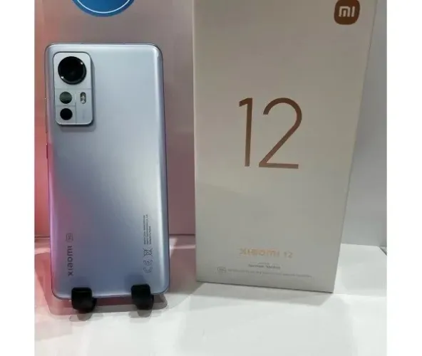 ? Vendo Xiaomi 12 5G - Potência de Flagship no Tamanho Ideal!