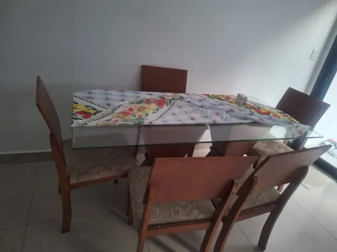 Mesa de jantar de 06 lugares
