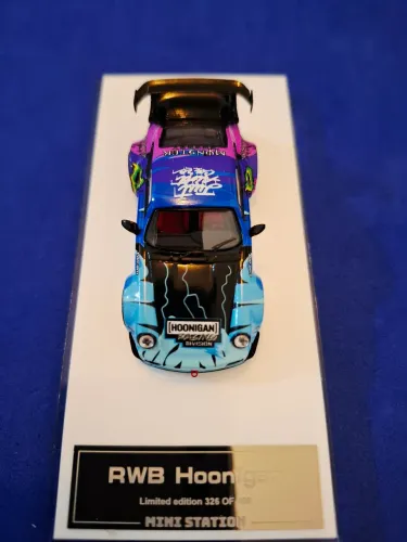 Miniatura Porsche RWB Hoonigan 1:64