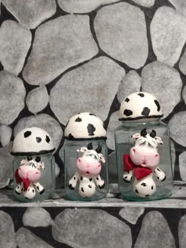  Trio Vidro decorado em biscuit vaquinha