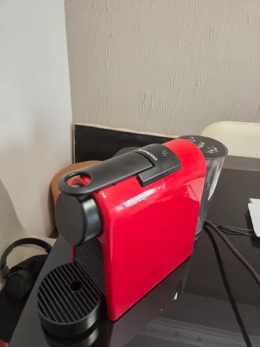 Cafeteira Mini Essenza 1 Litro 220v 1260 W - Nespresso