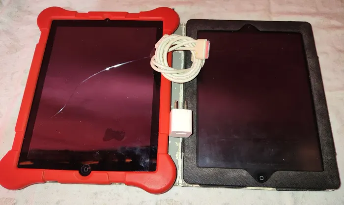 iPad 2 e 3 (PRA CONSERTO OU RETIRADA DE PEÇAS)