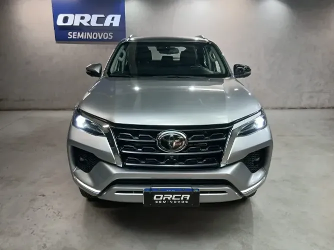 Toyota Hilux SW4 SRX 4X4 2.8 TDI 16V Dies. Aut. 2022