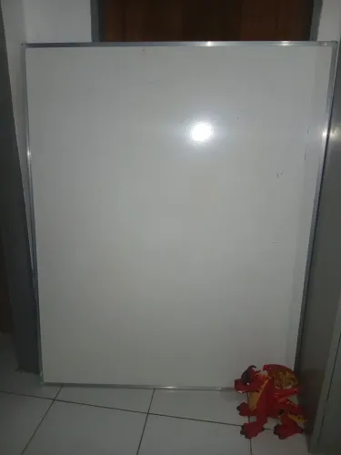 Quadro Branco + Apagador e Pincéis (Ótimo Estado)