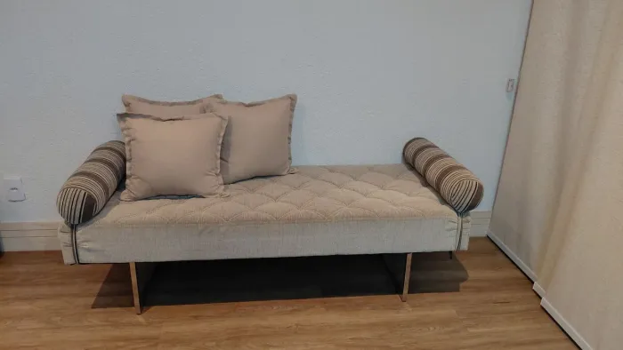 Recamier: 1,70 X 60 (medida com almofada)