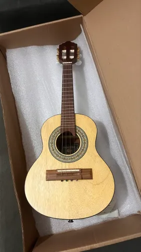 Cavaquinho Giannini Elétrico - Louro CS1 Faia NS com captação elétrica