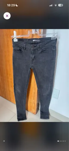 Calça skinny Levis preta 36