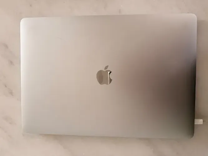 Macbook Pro 2018 15 polegadas - Processador i7 - SSD: 512GB RAM: 16GB