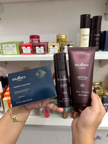 Kit Pais Malbek Boby Spray, caixa de sabonetes 2 uni, Gel cabelo e corpo 200g