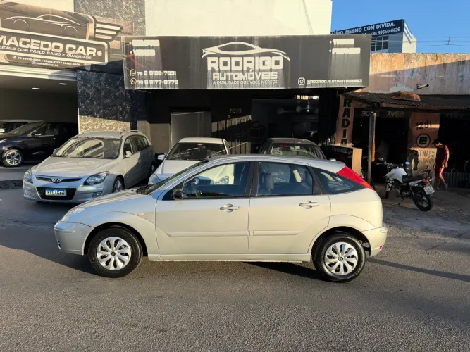 Ford Focus 1.6 S/se/se Plus Flex 8v/16v 5P 2005