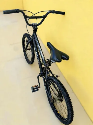 Bicicleta Caloi infantil aro 20 com nota fiscal...