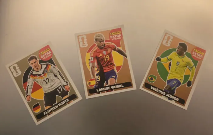 Florian Wirtz Extra Sticker - Ouro + Vini Jr Bronze + Yamal Bronze Raras