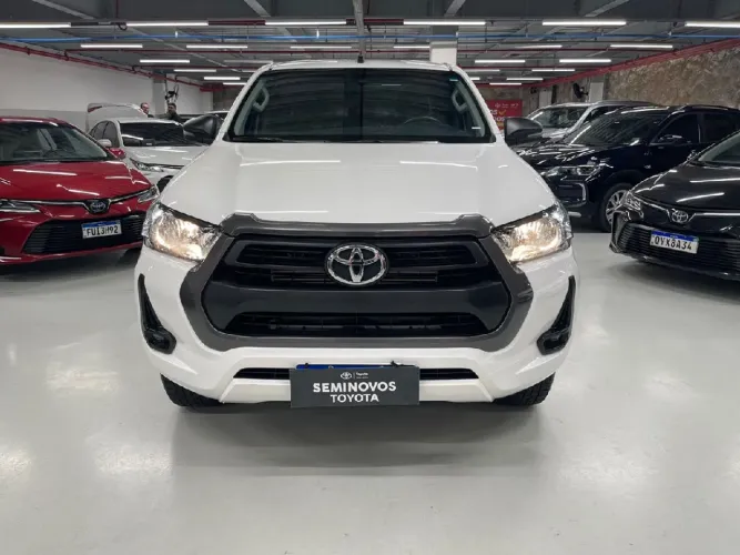 Toyota Hilux CD 4X4 2.8 Diesel Mec. 2025