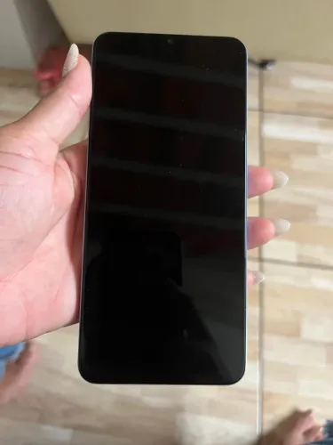 Celular semi novo 