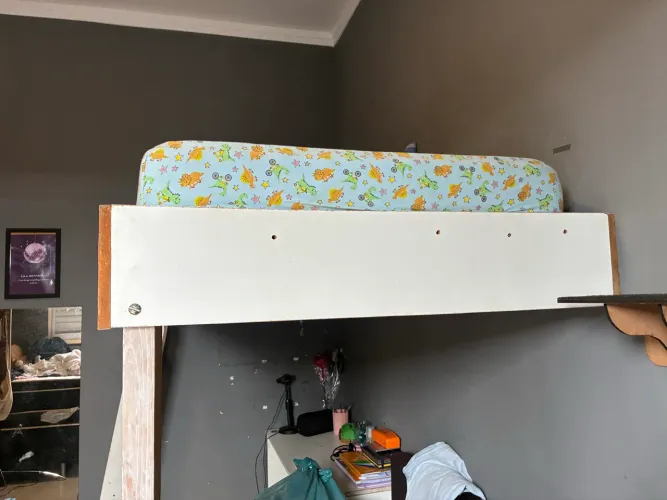 cama mezanino suspensa