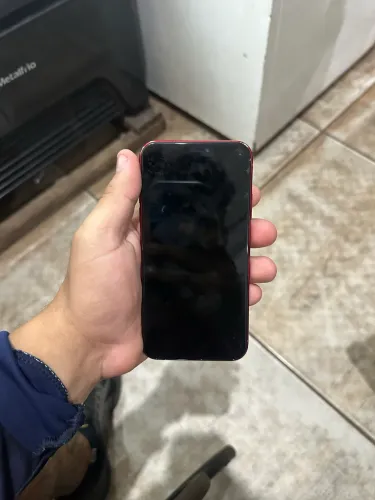 iPhone XR vermelho 128 GB