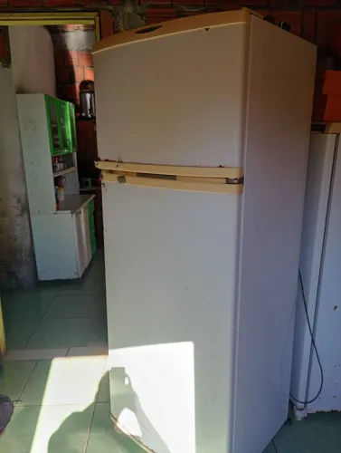 Estou vendendo uma geladeira duplex *