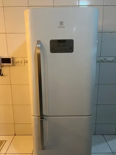 Vendo ou troco Geladeira por uma cervejeira 