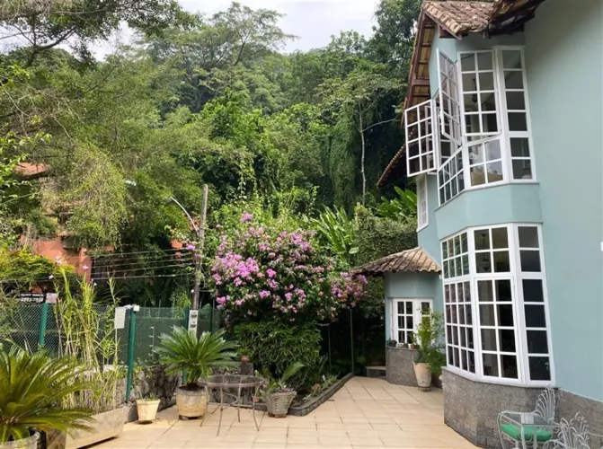 0 - Casa 5 quartos, sendo 5 suítes