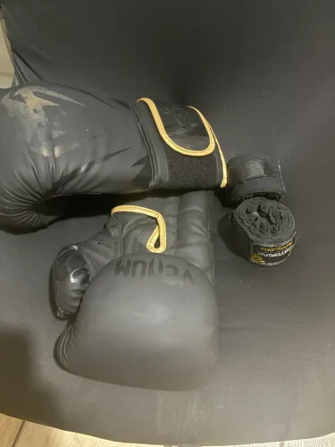 Luva venum 14 Oz Boxe/Muay Thai (com bandagem)