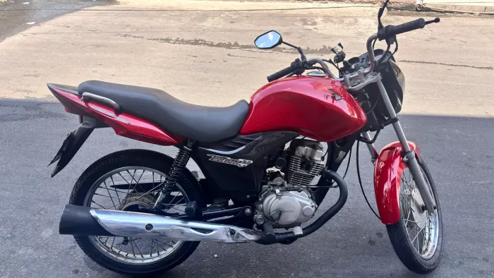 Vendo moto Honda cg 2010
