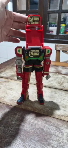 Red Dragon Thunderzord da linha Mighty Morphin Power Rangers, fabricado pela Bandai