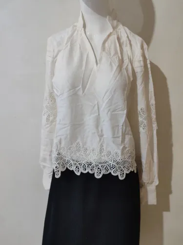Blusa Bordada Viscose e Linho P