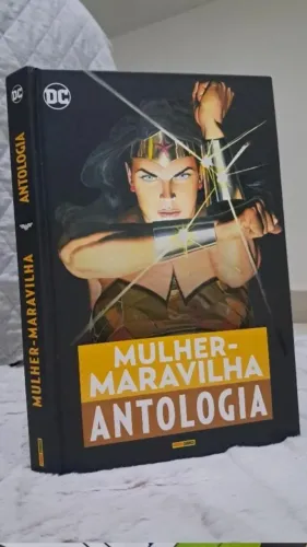 HQ Mulher Maravilha Antologia DC COMICS