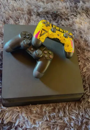 PS4 Slim