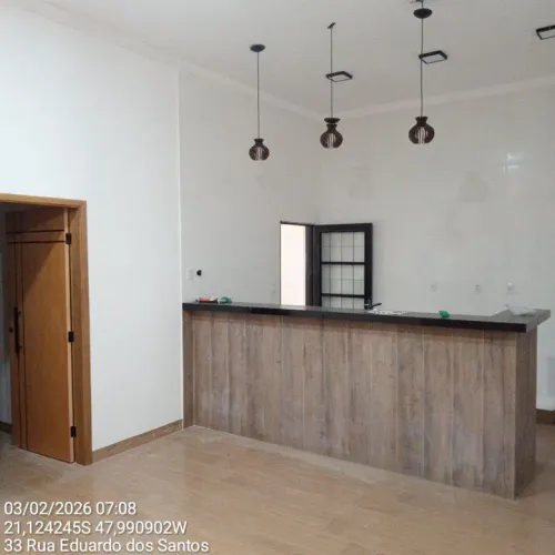 Casa completa e espaçosa bem localizada