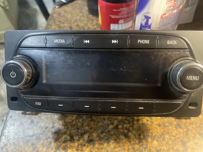 Rádio automotivo original do Onix hatch LT1.0 2019 flex