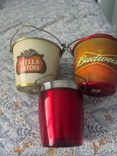 Vendo 03 Baldes de Gelo Budweiser, Stella Artois e Gelo